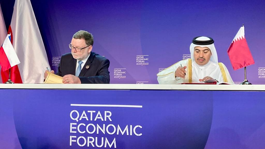 Česká delegace podepsala v Kataru dohodu. Má pomoci v jednání o plynu